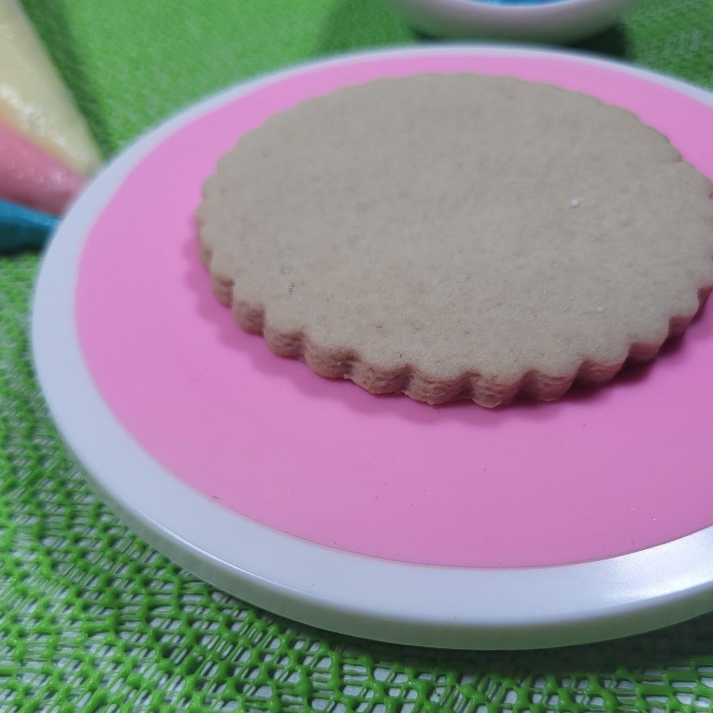 White Round Turntable - 1