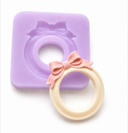 Vintage Round Mold with Bow 1